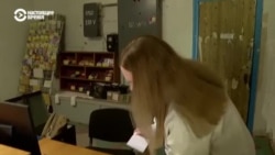 Жители донецкого поселка Нью-Йорк в ожидании наступления российской армии рассуждают о Трампе и других проблемах