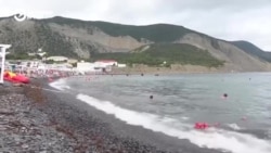 В Новороссийске пятно из нефтепродуктов: кто виноват и чем оно опасно