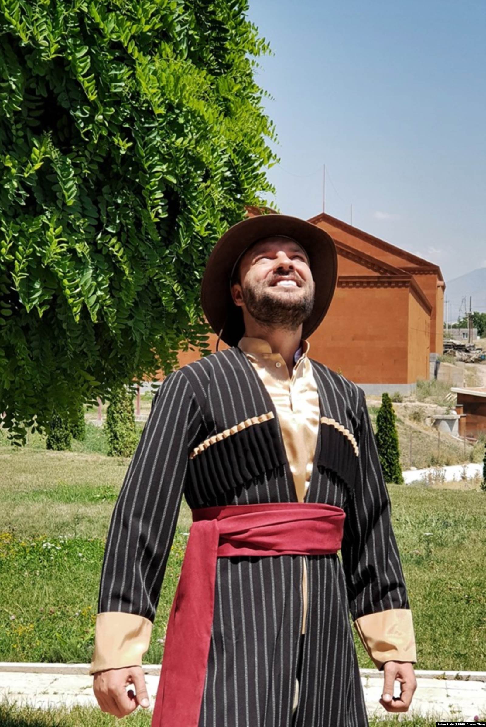 Артемий Сурин в Армении, через 10 дней после освобождения. Фото: личная страница в Facebook