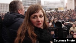 Лариса Щиракова на работе, архивное фото