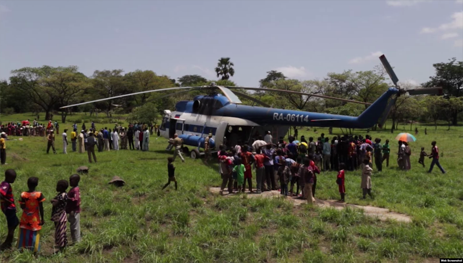 Вертолет Ми-8Т бортовой номер RA-06114 в ЦАР