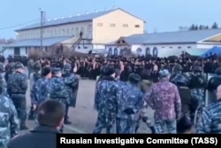 Плац в ИК-15 перед выступлением Сгалакова и массовыми избиениями