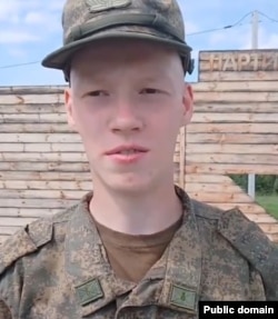 Срочник Сергей Смирнягин