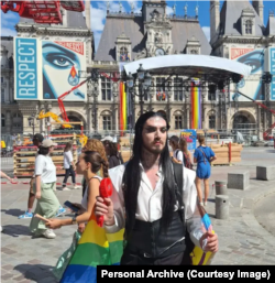 Леонид на прайде во Франции