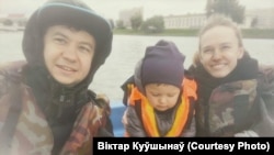 Виктор Кувшинов с семьей