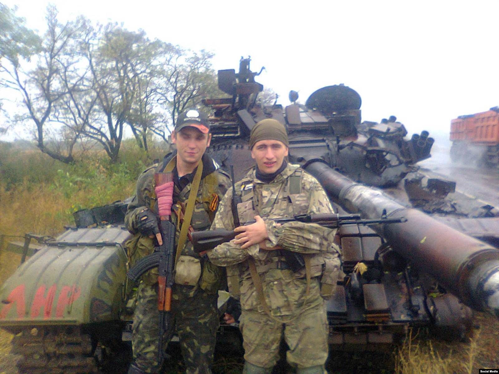 Россиянин Георгий Сабадыр (справа)