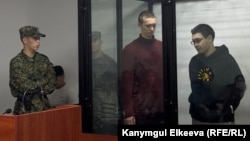 Александр Александров и Жоомарт Дуулатов в суде 